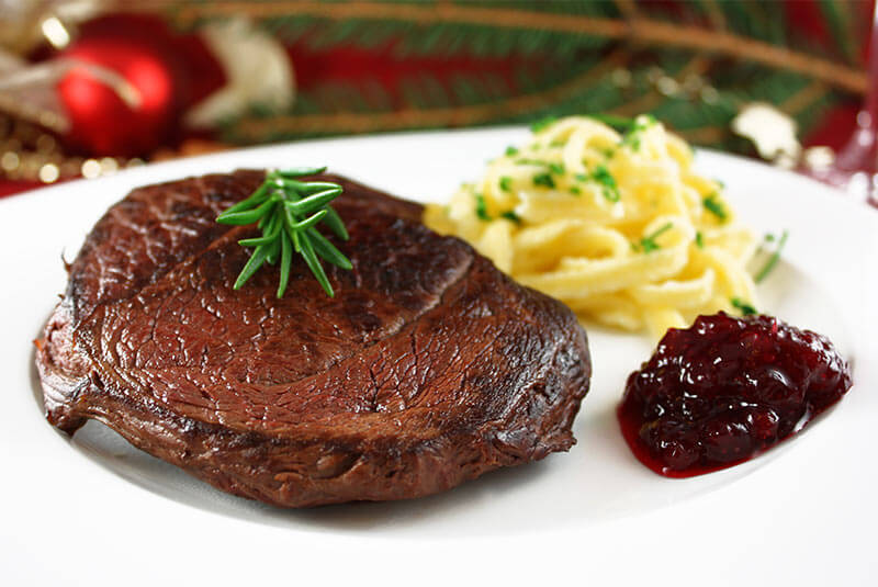 Rehbraten mit Preiselbeeren