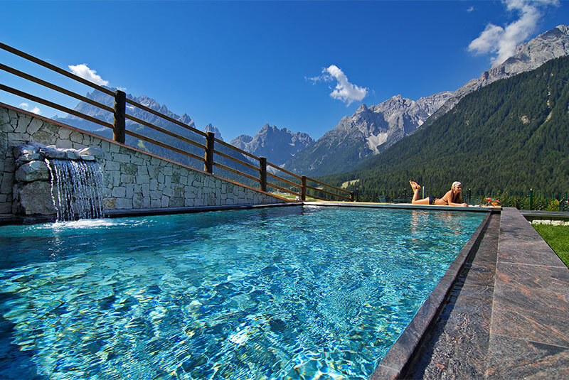 Hotel mit Pool in Südtirol | Panoramablick auf die Dolomiten - Berghotel