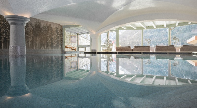 Hallenschwimmbad mit Panoramafenster 