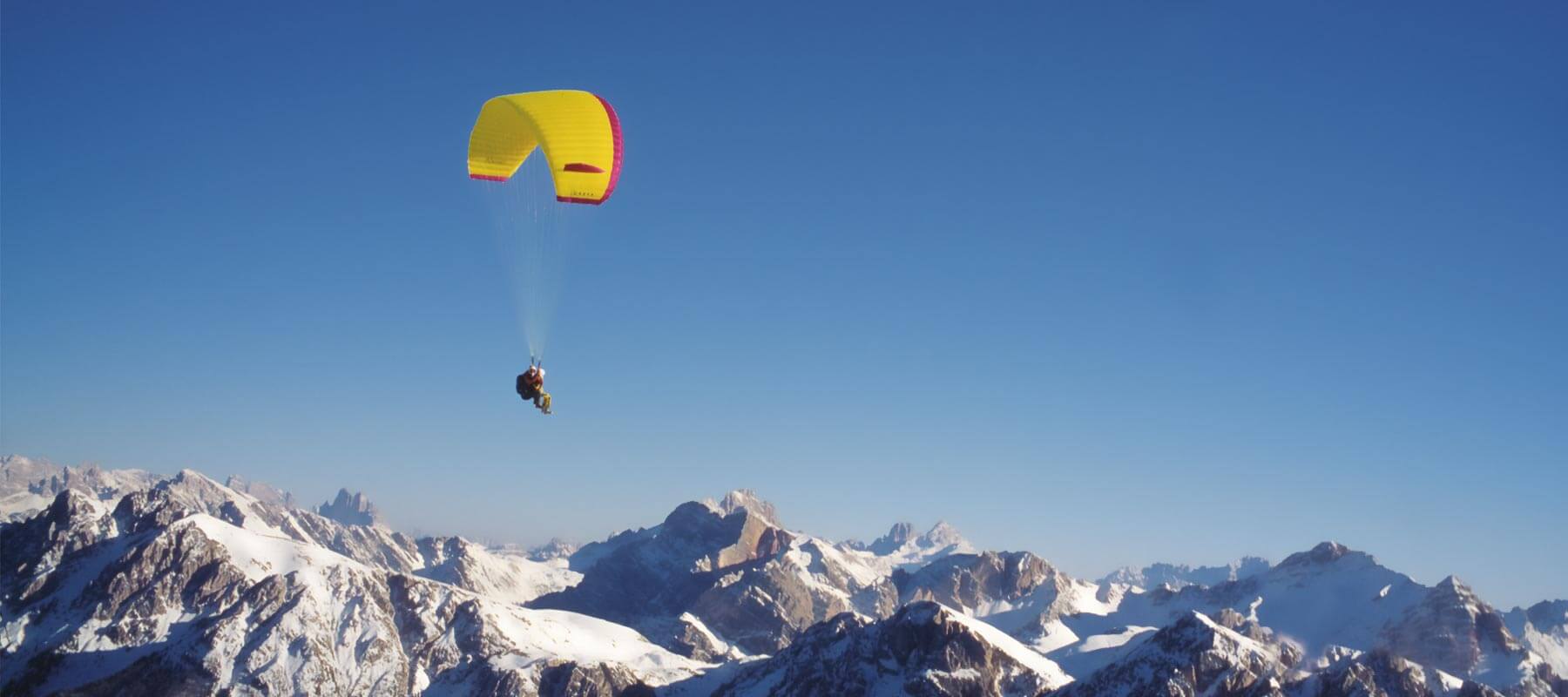 tandem paragliding in the Dolomites of Sesto