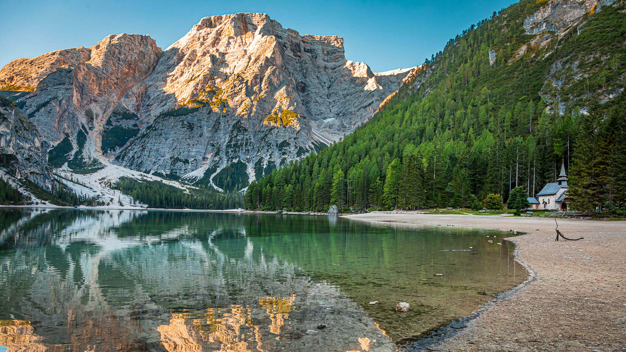 Il Lago di Braies è uno dei laghi più belli delle Dolomiti