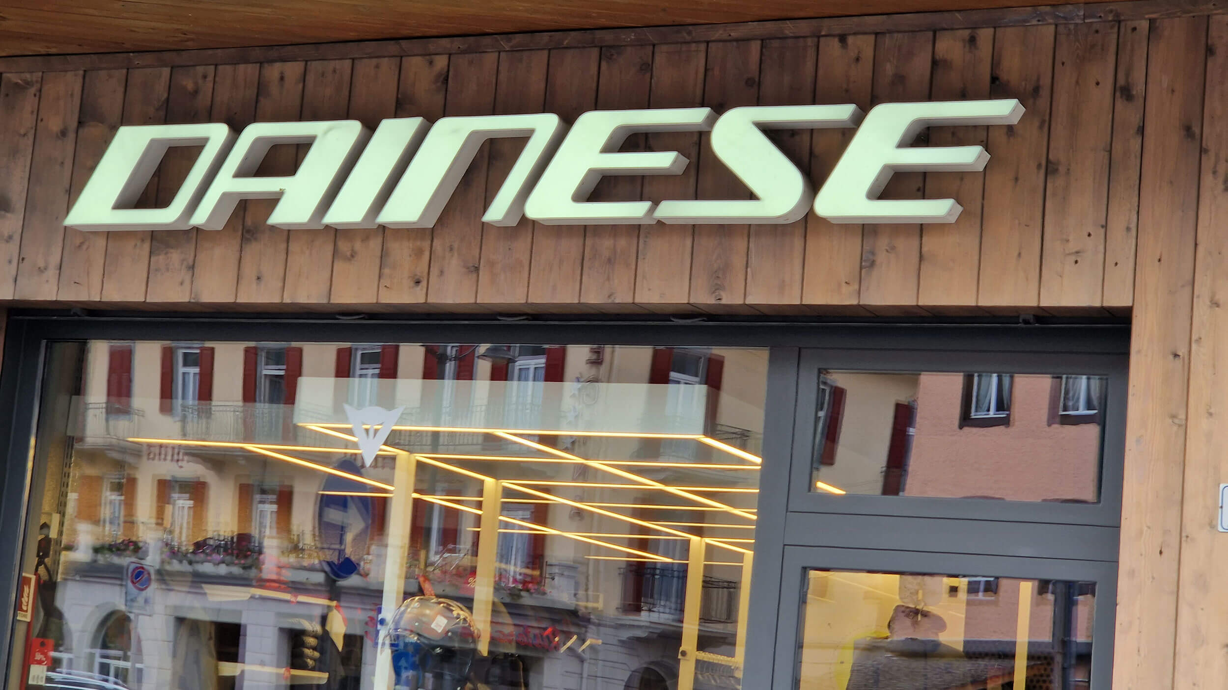 Dainese