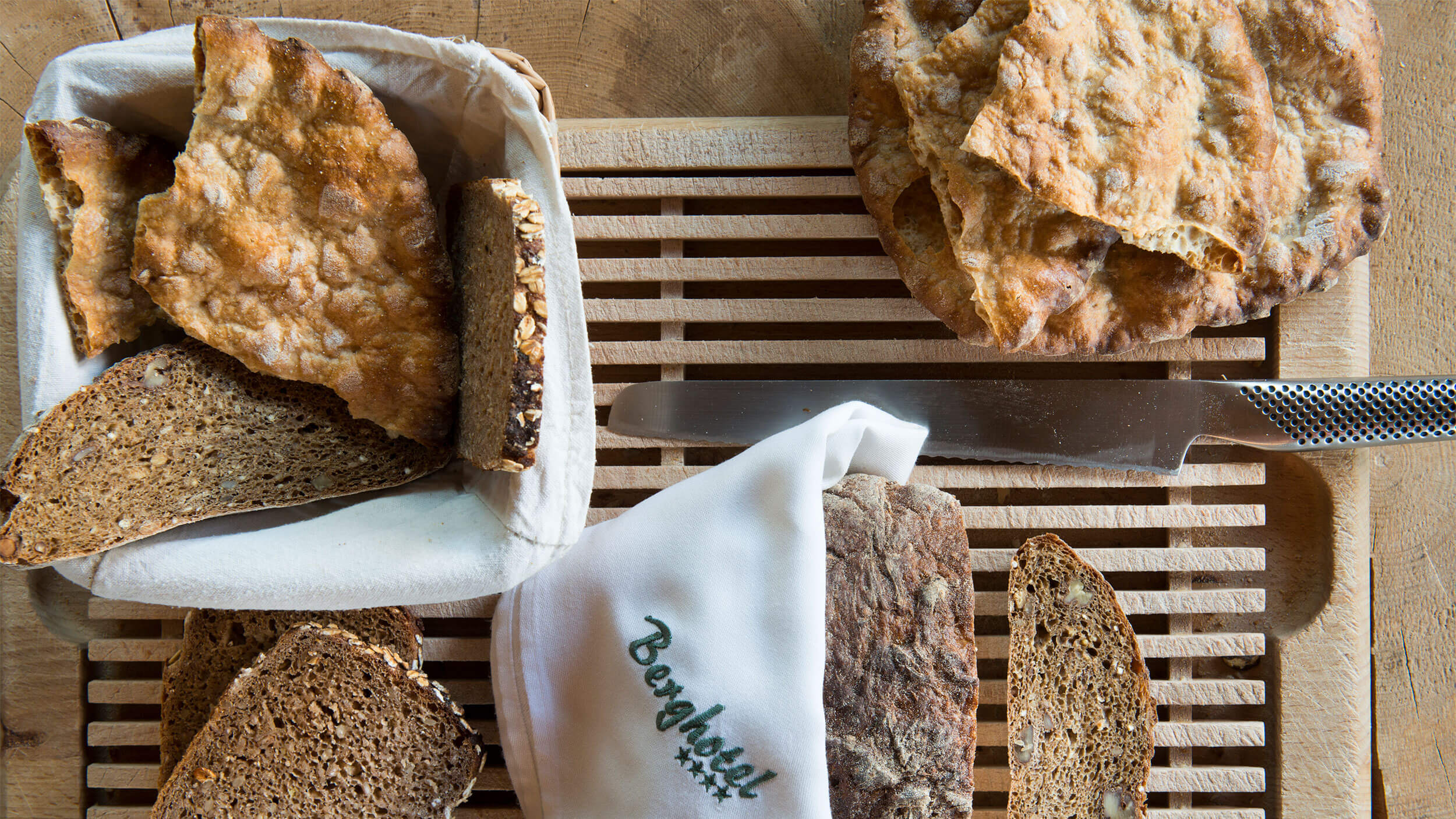 Lokalna i regionalna kuhinja sa visokokvalitetnim organskim proizvodima. Proizvod nam je uvijek u prvom planu.