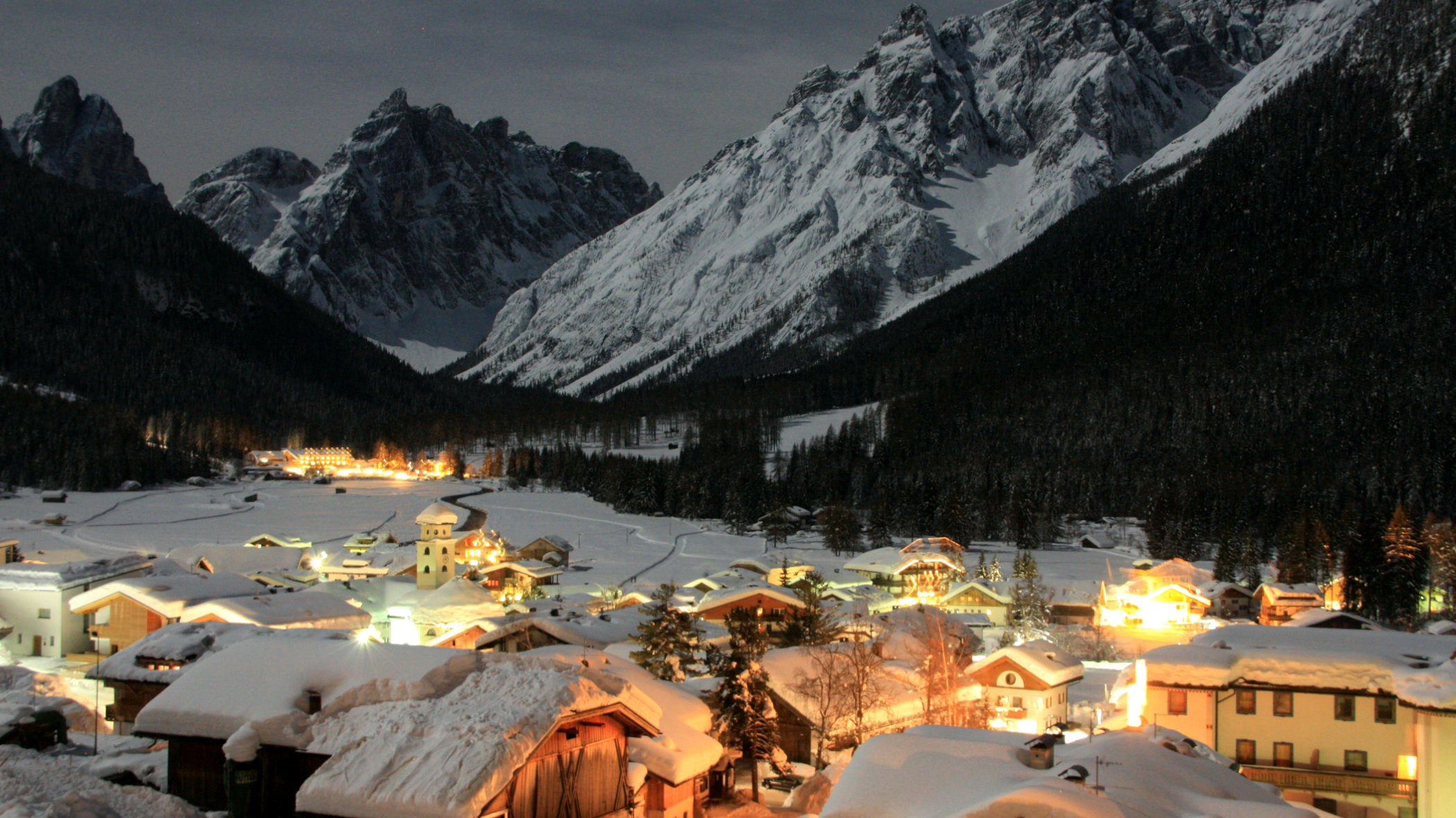 Blick auf die Sextner Sonnenuhr im Winter