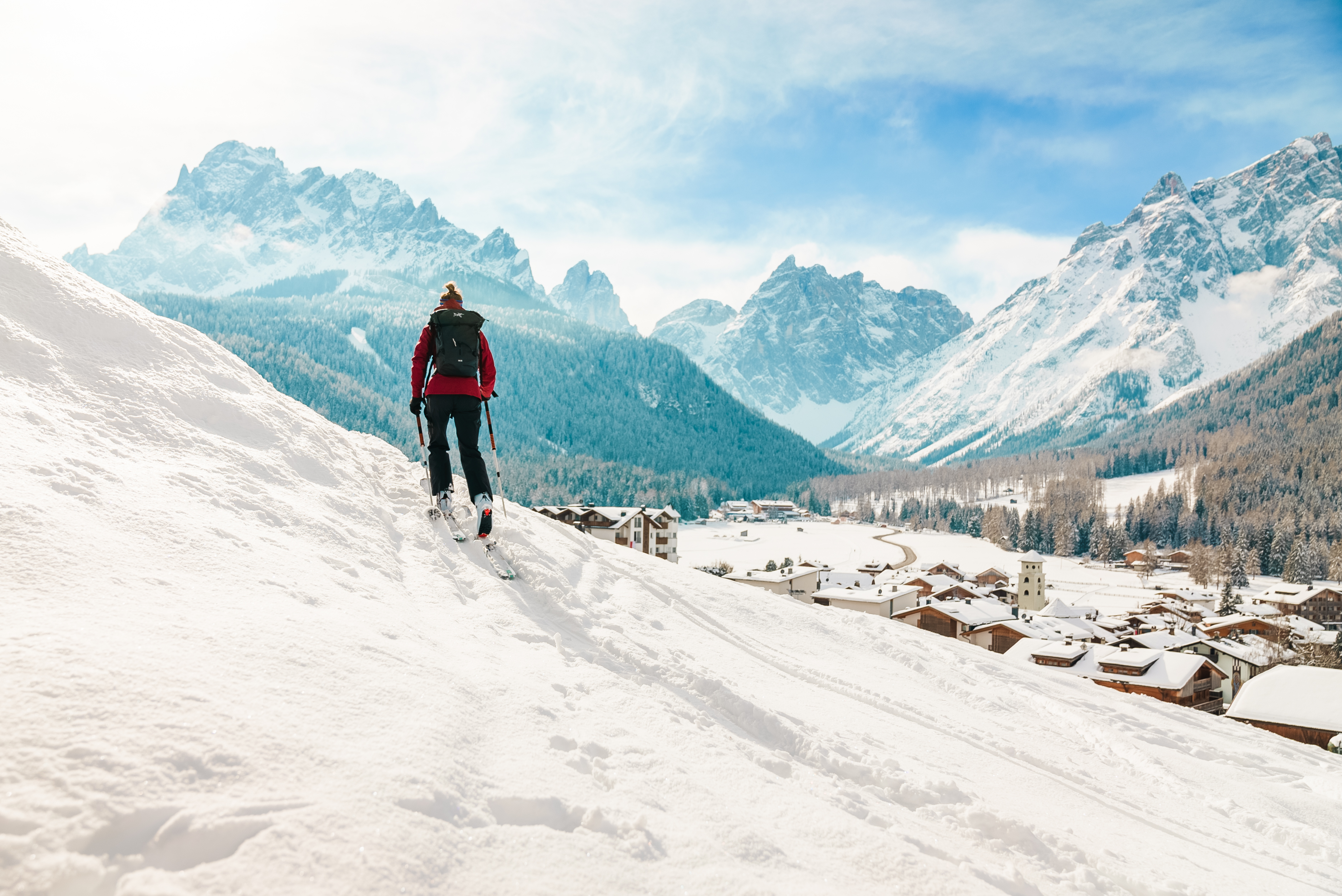 Ski tour with a view of the sundial of Sesto